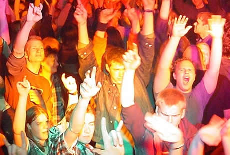 Beste Stimmung mit der Liveband - Musik und Gaudi bei der Afterwiesn